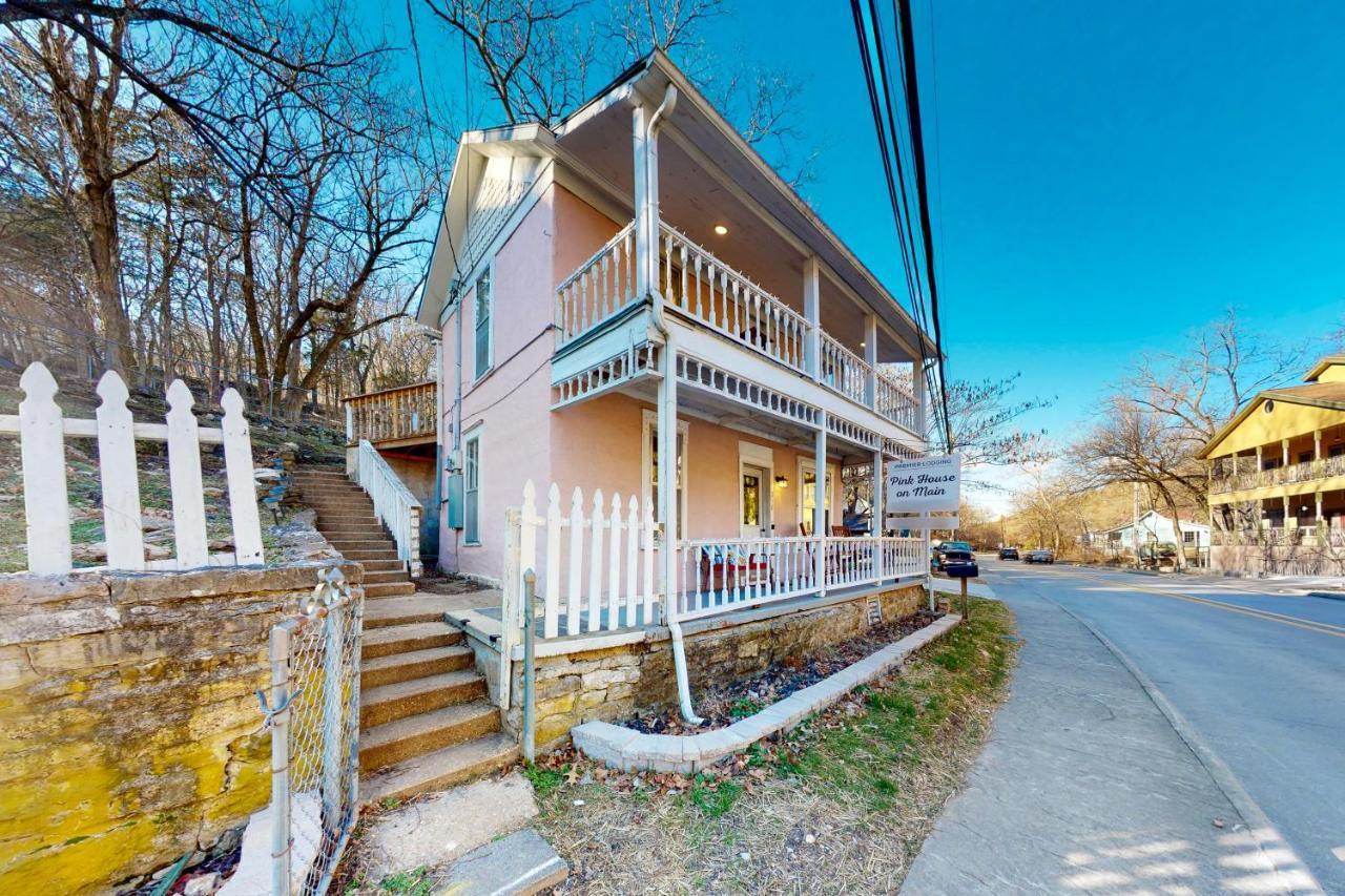 The Pink House On Main - Lower Eureka Springs Exteriör bild